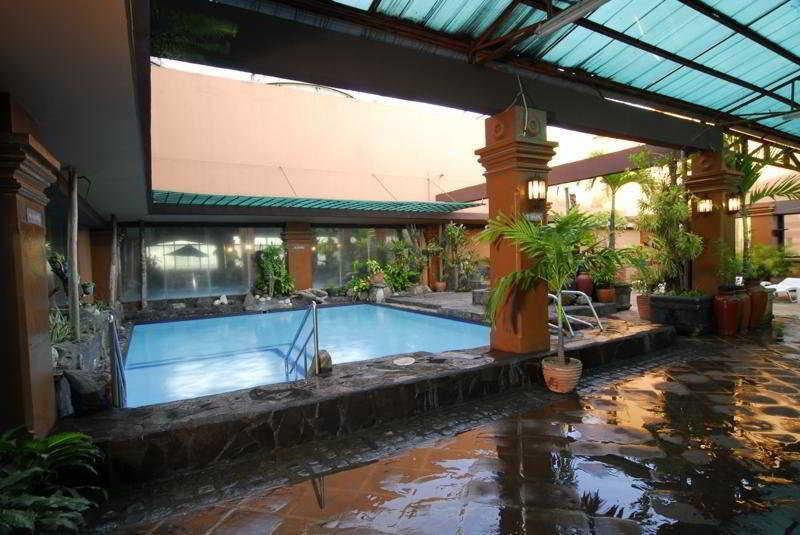 Bayview Park Hotel 3*